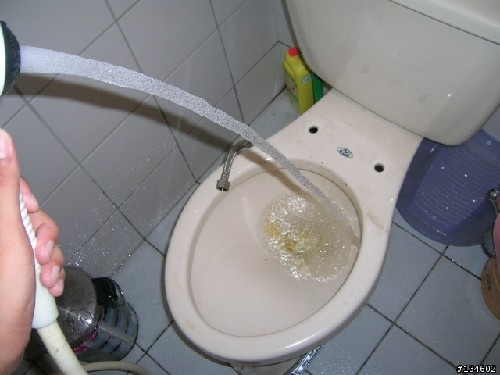 马桶疏通